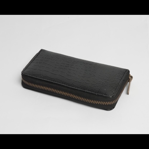 Gold Manicure Set NWT - Picture 2 of 2